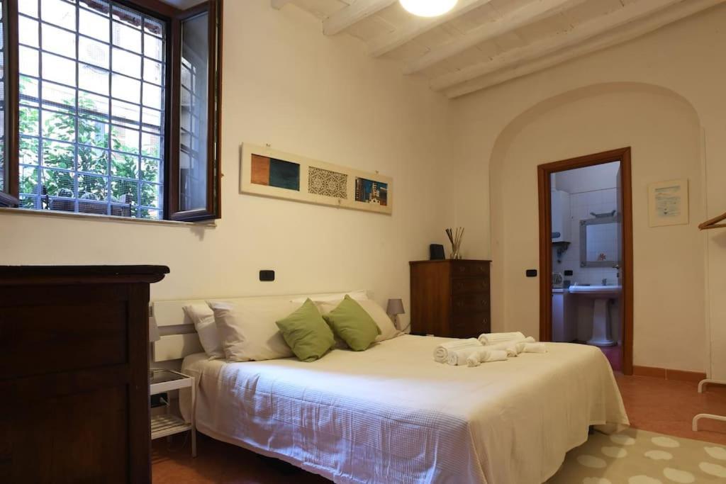 Locanda Cappellari - Campo De' Fiori Рим Экстерьер фото