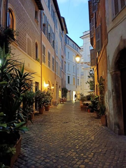 Locanda Cappellari - Campo De' Fiori Рим Экстерьер фото