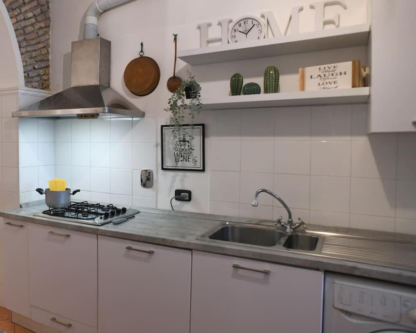 Locanda Cappellari - Campo De' Fiori Рим Экстерьер фото