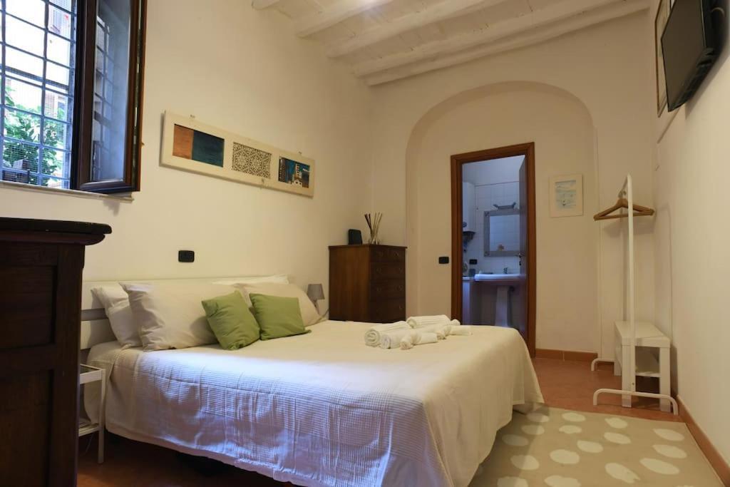 Locanda Cappellari - Campo De' Fiori Рим Экстерьер фото